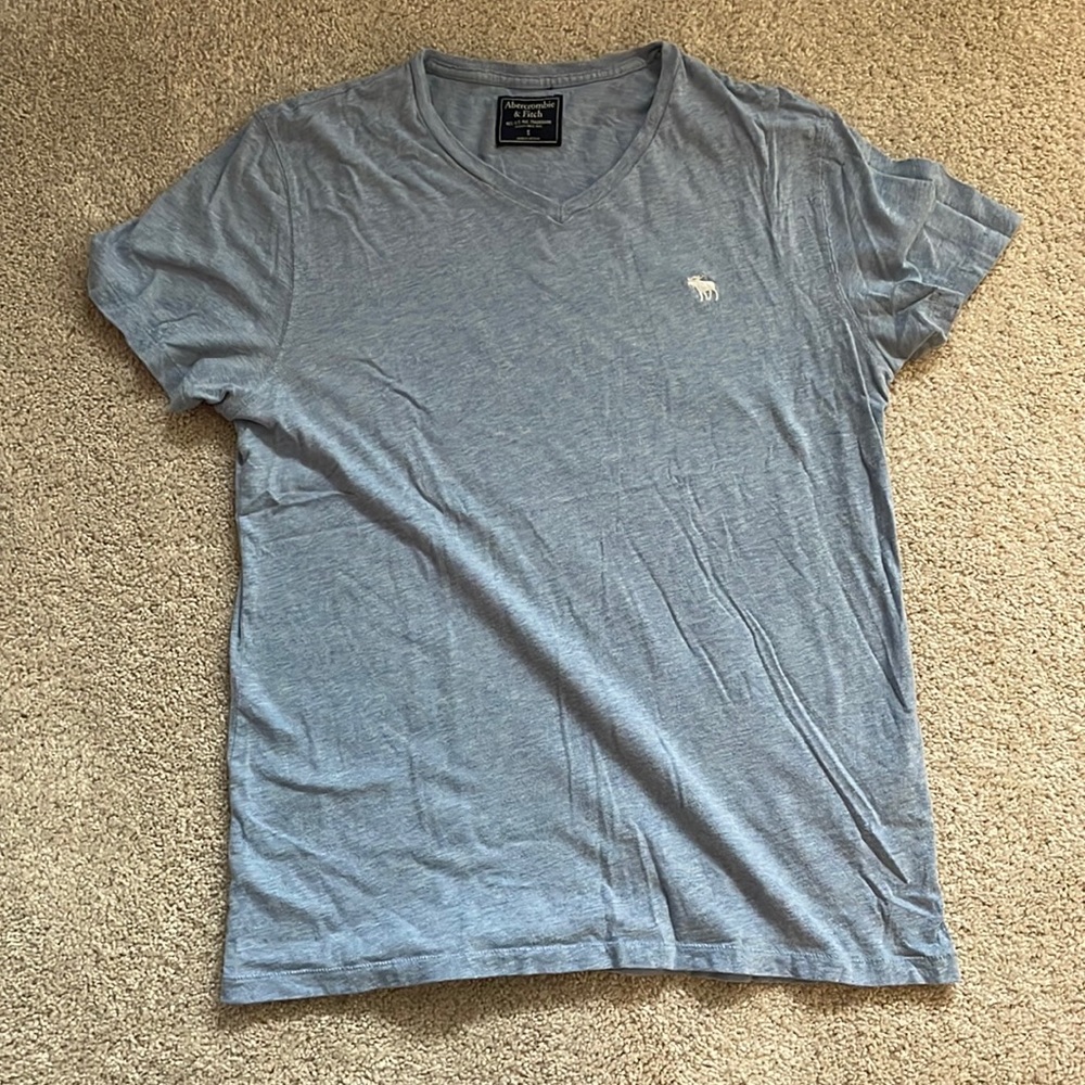 Abercrombie & Fitch shirt sleeve v-neck t-shirt size small